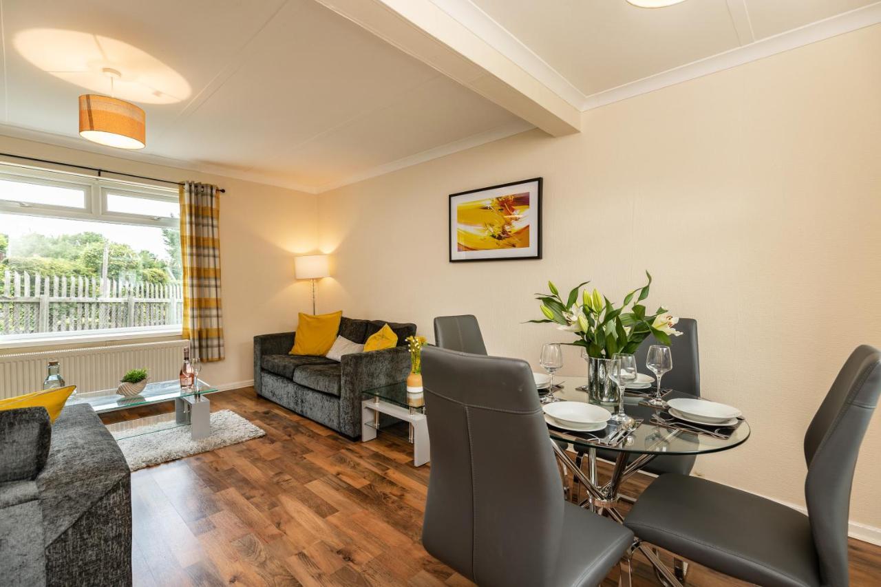 Taylor House Contractors Welcome Off Street Parking For Vans Durham Dış mekan fotoğraf