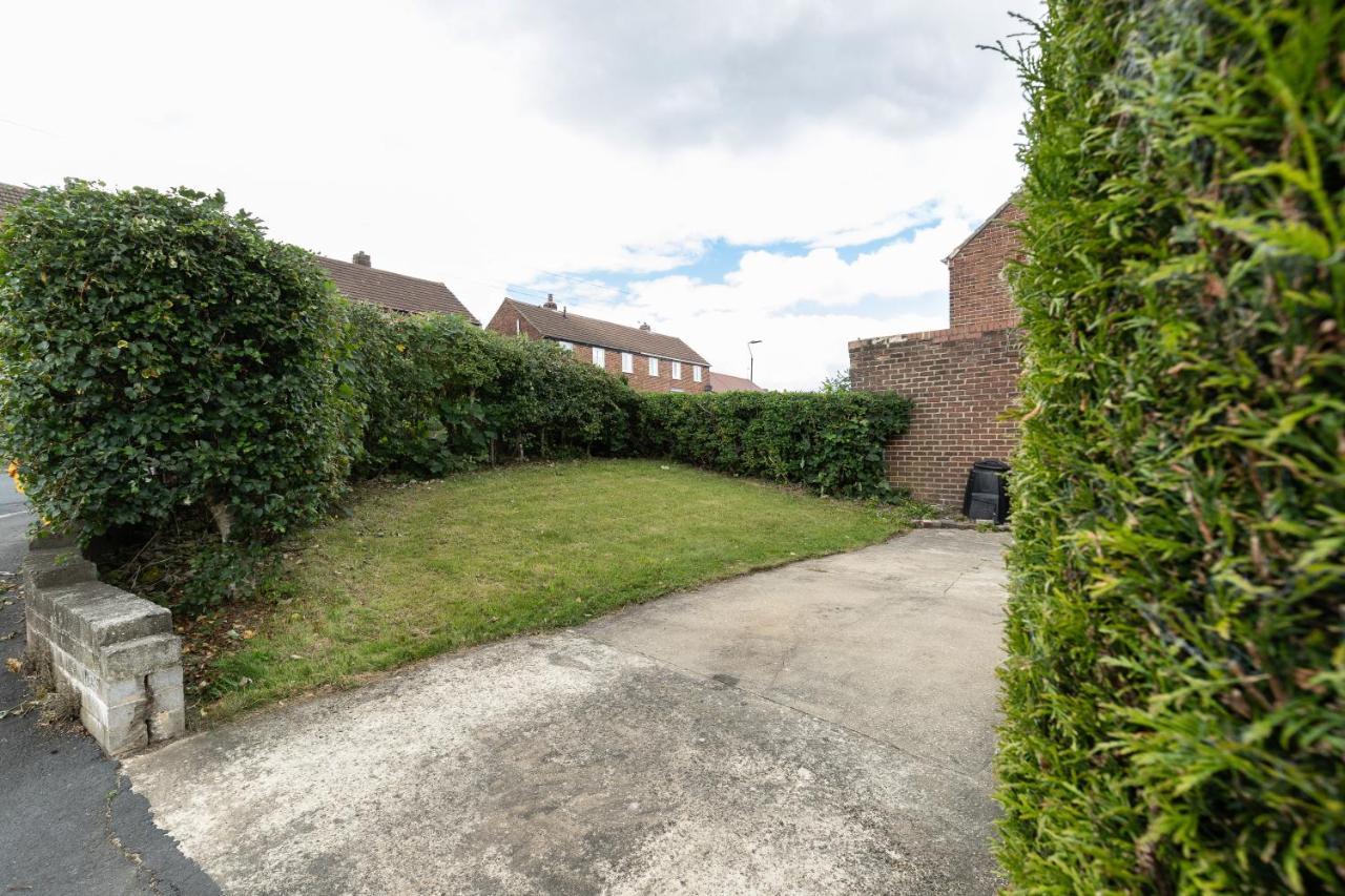Taylor House Contractors Welcome Off Street Parking For Vans Durham Dış mekan fotoğraf
