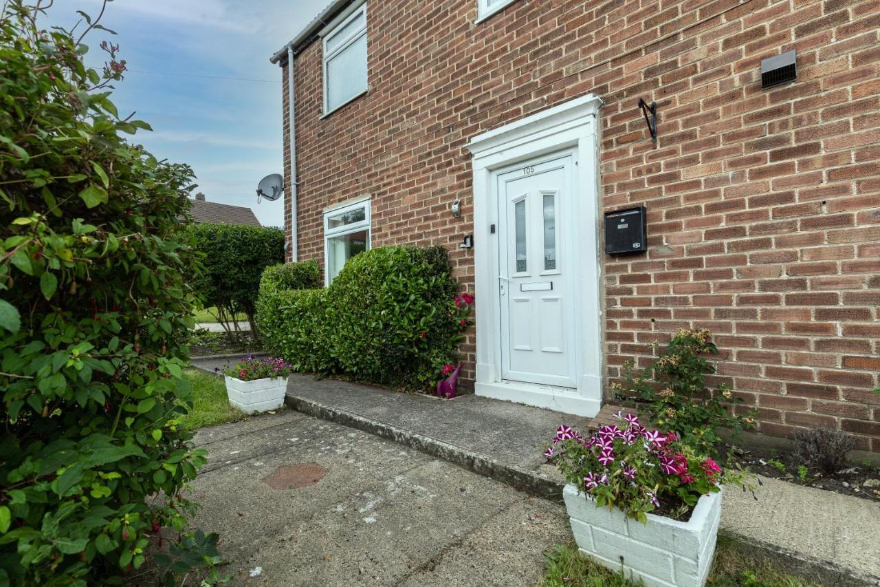 Taylor House Contractors Welcome Off Street Parking For Vans Durham Dış mekan fotoğraf