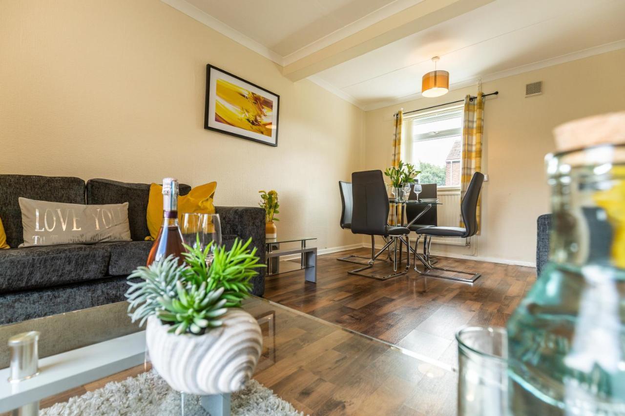 Taylor House Contractors Welcome Off Street Parking For Vans Durham Dış mekan fotoğraf